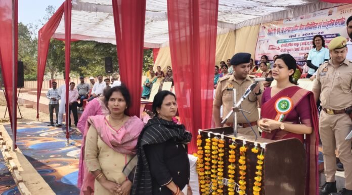 पीएम श्री विद्यालय: बच्चों की प्रतिभा निखारने का शानदार मंच: डीएम