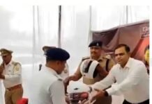राष्ट्रीय सुरक्षा सप्ताह: शास्त्री चौराहे पर 500 से अधिक हेलमेट वितरित, सड़क सुरक्षा का संदेश