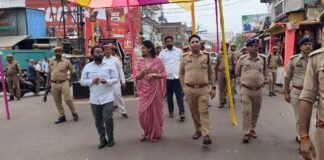 डीएम-एसपी ने ईद के मद्देनजर मस्जिदों-मार्केट का किया भ्रमण, सौहार्दपूर्ण त्योहार की अपील