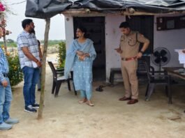 डीएम ने अस्थायी गौ संरक्षण केन्द्र का किया औचक निरीक्षण, दिए सख्त निर्देश