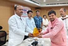 100 ग्राम प्रधान सम्मानित: टीबी मुक्त गांवों के लिए मिला गौरव, 25 पोषण पोटलियां वितरित