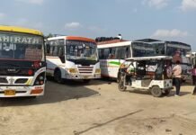 नंदानगर बस पार्किंग पर नगर निगम की अचानक कार्रवाई, ठेकेदार ने उठाए सवाल