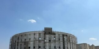 आयुष विश्वविद्यालय के निर्माण कार्यों में देरी पर मंडलायुक्त सख्त, गुणवत्ता के साथ जल्द पूरा करने के निर्देश