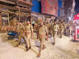 रामनवमी से पहले गोरखपुर पुलिस अलर्ट: भीड़भाड़ वाले इलाकों में पैदल गश्त, सुरक्षा व्यवस्था कड़ी