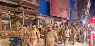 रामनवमी से पहले गोरखपुर पुलिस अलर्ट: भीड़भाड़ वाले इलाकों में पैदल गश्त, सुरक्षा व्यवस्था कड़ी