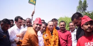 सपा नेता रोहित पांडेय का संतकबीरनगर में भव्य स्वागत: टेमा से खलीलाबाद तक बिछाए पलक-पावड़े