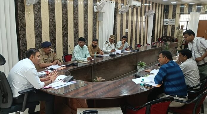 जिला सड़क सुरक्षा एवं विद्यालय परिवहन यान सुरक्षा समिति की बैठक: एडीएम सिटी ने दिए सख्त निर्देश