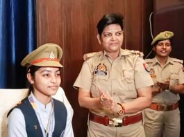 एक दिन की थानेदार बनी 10वीं की छात्रा नित्या कसौधन: महिला थाने में जानी पुलिस की कार्यप्रणाली