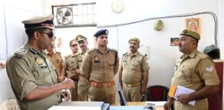 डीआईजी बस्ती ने क्षेत्राधिकारी कलवारी कार्यालय का औचक निरीक्षण किया, दिए सख्त निर्देश
