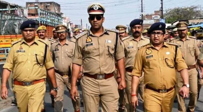 डीआईजी संजीव त्यागी ने क्षेत्राधिकारी धनघटा कार्यालय व थाना धनघटा का औचक निरीक्षण