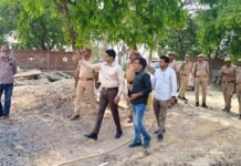 निर्माणाधीन थाना पुरानी बस्ती भवन का SP ने किया स्थलीय निरीक्षण, समयबद्ध पूर्णता के दिए सख्त निर्देश