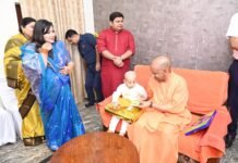 ओएसडी प्रखर वर्मा के आवास पहुंचे सीएम, मुंडन समारोह में दिया आशीर्वाद