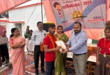 बच्चों में प्रतिभा की कोई कमी नहीं: धीरेंद्र त्रिपाठी रुद्रापुर में वार्षिकोत्सव व शिक्षा चौपाल, मेधावियों को सम्मानित किया