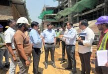 कलेक्ट्रेट व एमपी पॉलिटेक्निक में निर्माणाधीन भवनों का डीएम-एसएसपी ने किया गहन निरीक्षण