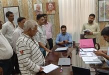 डीएम दीपक मीणा ने जनसमस्याएं सुनीं, अधिकारियों को सख्त निर्देश