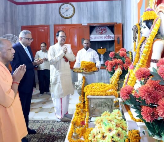 गोरखनाथ मंदिर में टाटा संस चेयरमैन एन. चंद्रशेखरन ने किए गुरु गोरखनाथ के दर्शन-पूजन