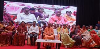 गोरखपुर में सीएम योगी का विपक्ष पर हमला, ‘नारी विरोधी’ करार