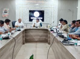 स्वास्थ्य सेवाओं पर डीएम सख्त, योजनाओं के प्रभावी क्रियान्वयन के निर्देश