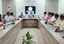 गोवंश संरक्षण पर डीएम सख्त, गौशालाओं में बेहतर व्यवस्था के निर्देश