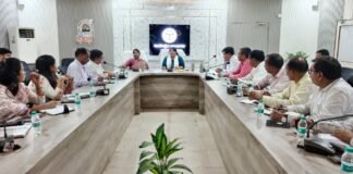गोवंश संरक्षण पर डीएम सख्त, गौशालाओं में बेहतर व्यवस्था के निर्देश