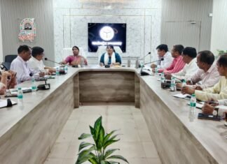 गोवंश संरक्षण पर डीएम सख्त, गौशालाओं में बेहतर व्यवस्था के निर्देश