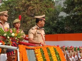 गोरखपुर पुलिस लाइन में भव्य दीक्षांत परेड: 493 महिला प्रशिक्षुओं ने ली शपथ