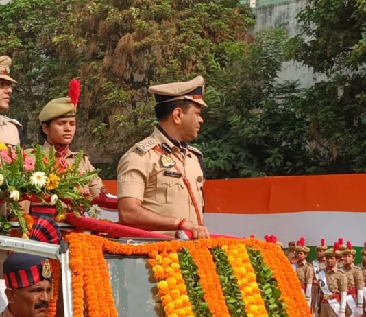 गोरखपुर पुलिस लाइन में भव्य दीक्षांत परेड: 493 महिला प्रशिक्षुओं ने ली शपथ
