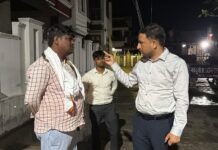 बारिश के बीच नगर आयुक्त सड़कों पर, जलभराव वाले स्थलों का लिया जायजा