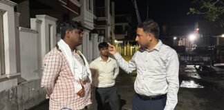 बारिश के बीच नगर आयुक्त सड़कों पर, जलभराव वाले स्थलों का लिया जायजा