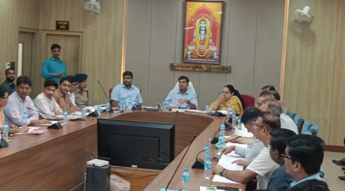 मंडलायुक्त की अध्यक्षता में उद्योग बंधुओं के साथ अहम बैठक, बुनियादी सुविधाओं पर सख्त निर्देश