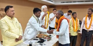 अंतर्राष्ट्रीय श्रमिक दिवस पर श्रमवीरों का सम्मान, विधायक गणेश चौहान ने बढ़ाया उत्साह