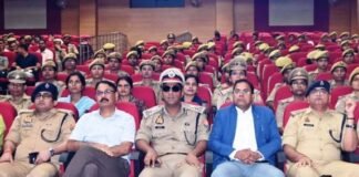 मगहर में यूनिसेफ कार्यशाला में डीआईजी बस्ती ने किया प्रतिभाग महिलाओं व बच्चों के खिलाफ अपराधों पर संवेदनशीलता और त्वरित कार्रवाई के निर्देश