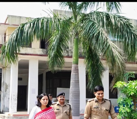 पीजीटी भर्ती परीक्षा को लेकर डीएम-एसपी का सख्त रुख, परीक्षा केंद्रों का किया निरीक्षण