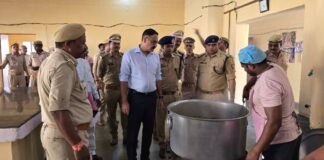 जेल में मशरूम कल्टीवेशन प्रशिक्षण का शुभारंभ, बंदियों को मिलेगा स्वरोजगार का अवसर डीएम व एएसपी ने जिला कारागार का किया निरीक्षण, सुरक्षा व्यवस्था का लिया जायजा