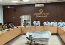 राजस्व वसूली और कानून व्यवस्था पर मण्डलायुक्त सख्त, डग्गामार व ओवरलोड वाहनों पर चलेगा अभियान राष्ट्रीय राजमार्गों पर अव्यवस्थित पार्किंग, ड्रिंक एंड ड्राइव और निजी वाहनों के व्यावसायिक उपयोग पर होगी कठोर कार्रवाई