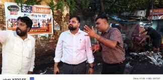 बारिश में ‘मैदान’ में उतरे नगर आयुक्त अजय जैन, सड़कों पर उतरकर परखी व्यवस्था जलभराव पर जीरो टॉलरेंस—नाले जाम मिले तो मौके पर ही कार्रवाई के निर्देश