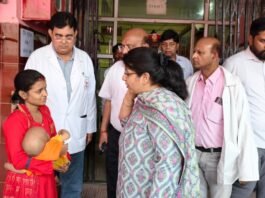 डीएम सरनीत कौर ब्रोका का जिला अस्पताल में औचक निरीक्षण, स्वास्थ्य सेवाओं को दुरुस्त करने के दिए कड़े निर्देश