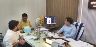 पंचायत योजनाओं की समीक्षा में सख्त दिखे उपनिदेशक पंचायत, लापरवाही पर वेतन रोकने की चेतावनी
