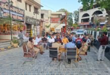 व्यापारियों की समस्याओं को लेकर प्रशासन और पुलिस आमने-सामने, समाधान के लिए बनी रणनीति