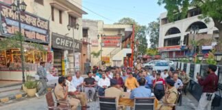 व्यापारियों की समस्याओं को लेकर प्रशासन और पुलिस आमने-सामने, समाधान के लिए बनी रणनीति