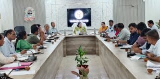डीएम की अध्यक्षता में सड़क परियोजनाओं हेतु भूमि अधिग्रहण की समीक्षा बैठक सम्पन्न