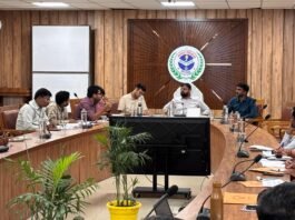 नगर आयुक्त अजय जैन ने पथ प्रकाश व वाहन विभाग की समीक्षा, दिए सख्त निर्देश