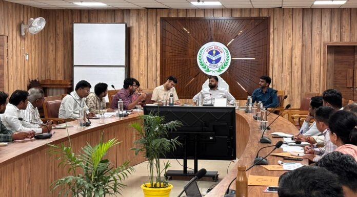 नगर आयुक्त अजय जैन ने पथ प्रकाश व वाहन विभाग की समीक्षा, दिए सख्त निर्देश