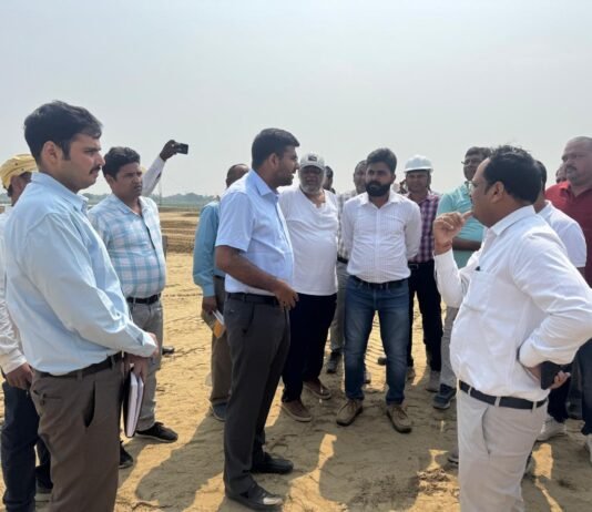 सीएम योगी के संभावित दौरे से पहले अंतरराष्ट्रीय क्रिकेट स्टेडियम का निरीक्षण, तैयारियों को लेकर प्रशासन अलर्ट डीएम दीपक मीणा ने अधिकारियों संग लिया व्यवस्थाओं का जायजा, निर्माण कार्य में तेजी के निर्देश