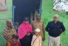 राजघाट पुलिस की संवेदनशील पहल, गुमशुदा 8 वर्षीय बालक को सकुशल परिजनों से मिलाया रास्ता भटककर थाने पहुंचा था मासूम, सोशल मीडिया की मदद से खोजे गए परिजन