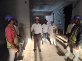 240 करोड़ की लागत से बन रहा नया कलेक्ट्रेट, एडीएम सिटी गजेन्द्र कुमार ने किया निरीक्षण 19 विभाग होंगे एक ही परिसर में शिफ्ट, आधुनिक सुविधाओं से आम जनता को मिलेगी बड़ी राहत