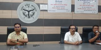 जनगणना को लेकर प्रशासन अलर्ट, सदर तहसील में हुई अहम समीक्षा बैठक डिप्टी कलेक्टर ज्ञान प्रताप सिंह ने अधिकारियों को दिए सख्त निर्देश, बोले—जनगणना में लापरवाही बिल्कुल बर्दाश्त नहीं