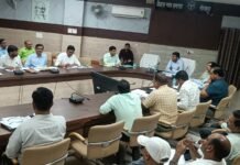 10 करोड़ से अधिक की परियोजनाओं पर डीएम की सख्ती, समयबद्ध निर्माण के दिए निर्देश फोरलेन सड़क, रिंग रोड, फ्लाईओवर और एक्सप्रेसवे परियोजनाओं की हुई समीक्षा, गुणवत्ता से समझौता नहीं करने की चेतावनी