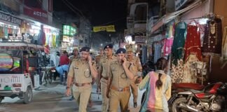 बक़रीद को लेकर पुलिस अलर्ट, एसपी सिटी के नेतृत्व में कोतवाली सर्किल में फ्लैग मार्च ईदगाहों और कुर्बानी स्थलों का किया निरीक्षण, ड्रोन कैमरों से होगी निगरानी