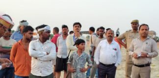 राप्ती नदी में नहाने गए तीन किशोरों की डूबने से मौत, परिवारों में मचा कोहराम एनडीआरएफ और गोताखोरों ने चलाया सर्च ऑपरेशन, देर शाम तीनों शव बरामद